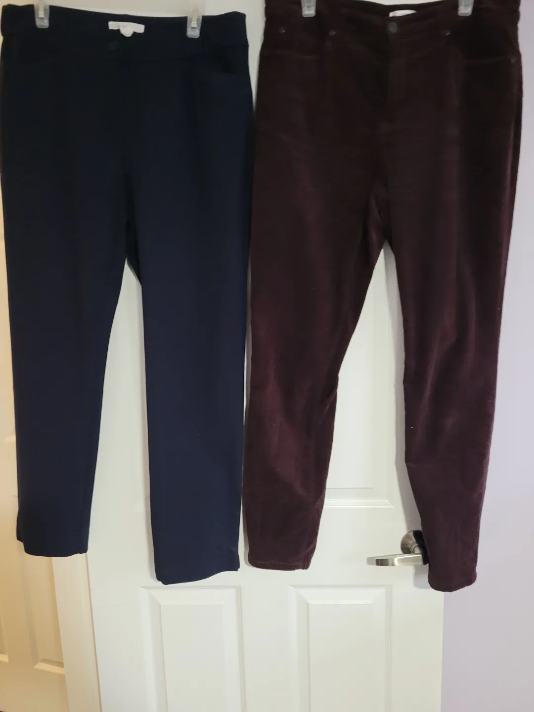 Assorted  Ladies jeans and dress pants - Large to Xlarge image indicator(6)