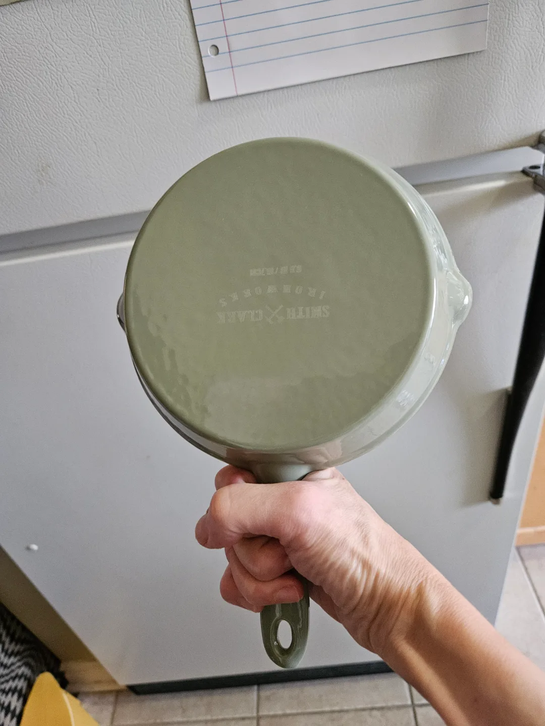 Smith & Hawken Cast Iron Skillet image indicator(2)