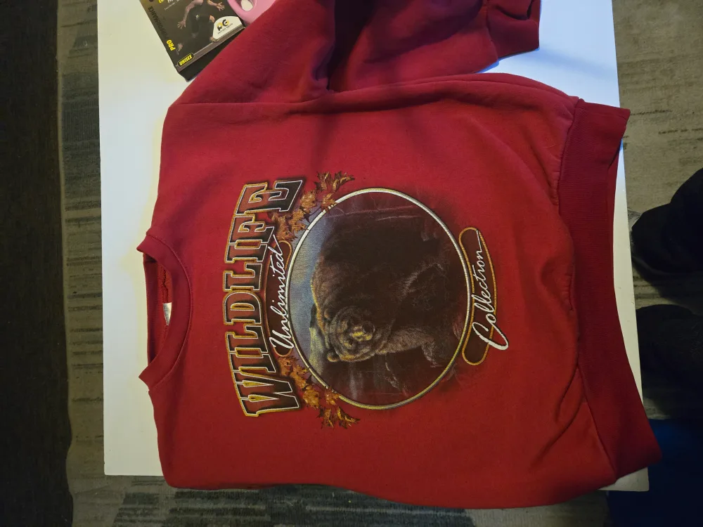 Wildlife Unlimited Collection Red Sweatshirt thumbnail