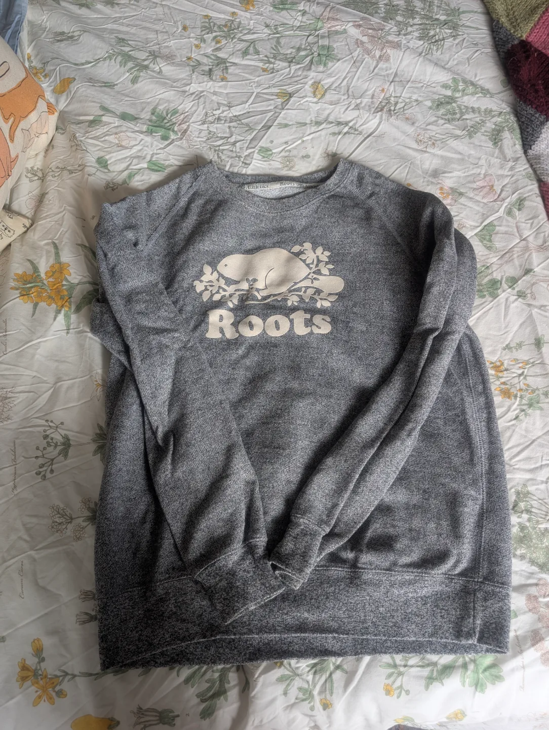 Roots Canada Grey Crewneck Sweatshirt Size Small thumbnail