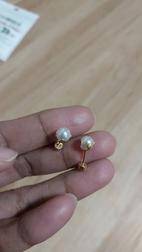 BRAND NEW Pearl Stud Earrings - Gold 💚 image indicator(5)
