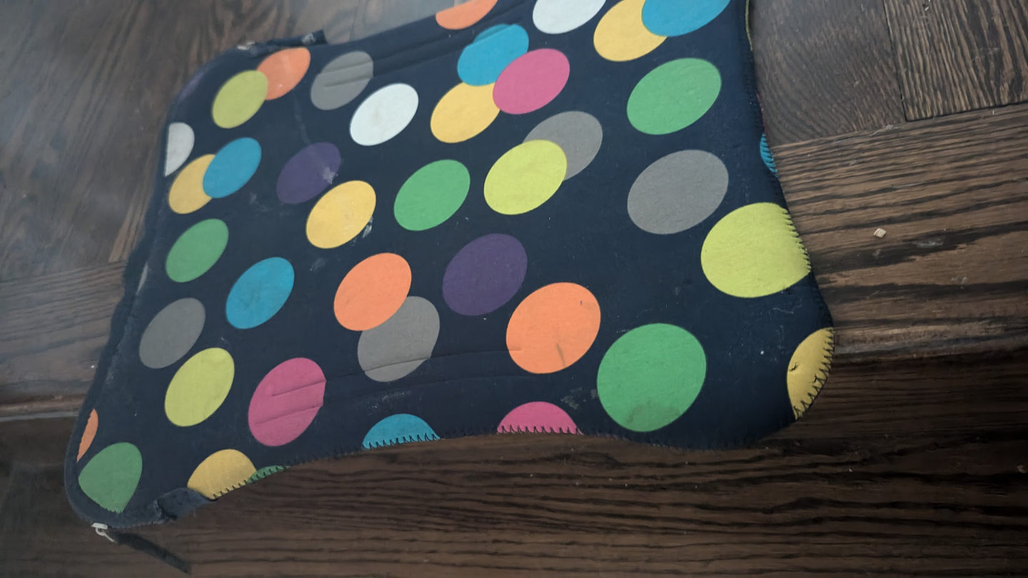 Laptop sleeve, colourful polka dots