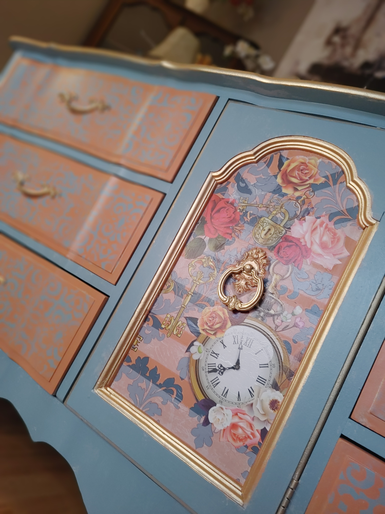 Vintage French Provincial Dresser