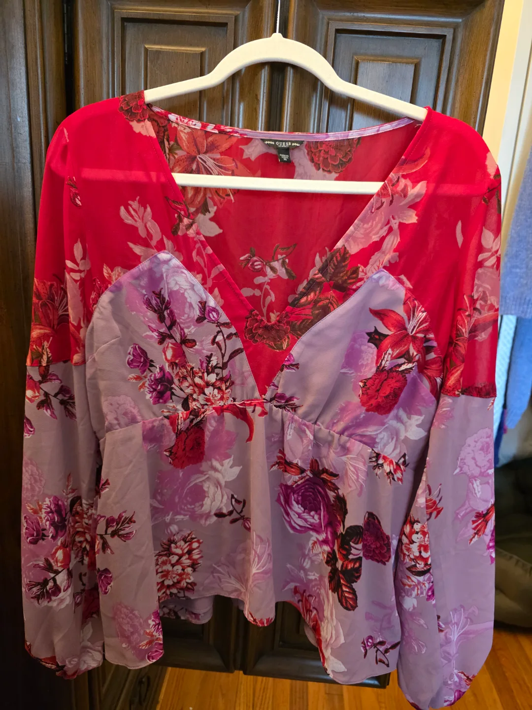 💚GUESS floral blouse, size XL thumbnail