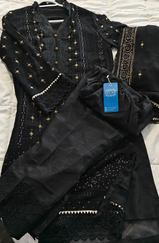 AZURE Black embroidered 3-piece suit image indicator(2)