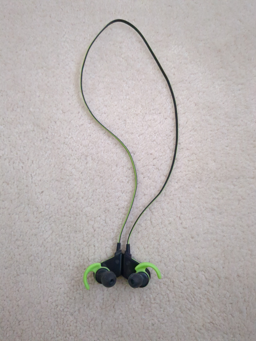 free Bluetooth headphone💚
