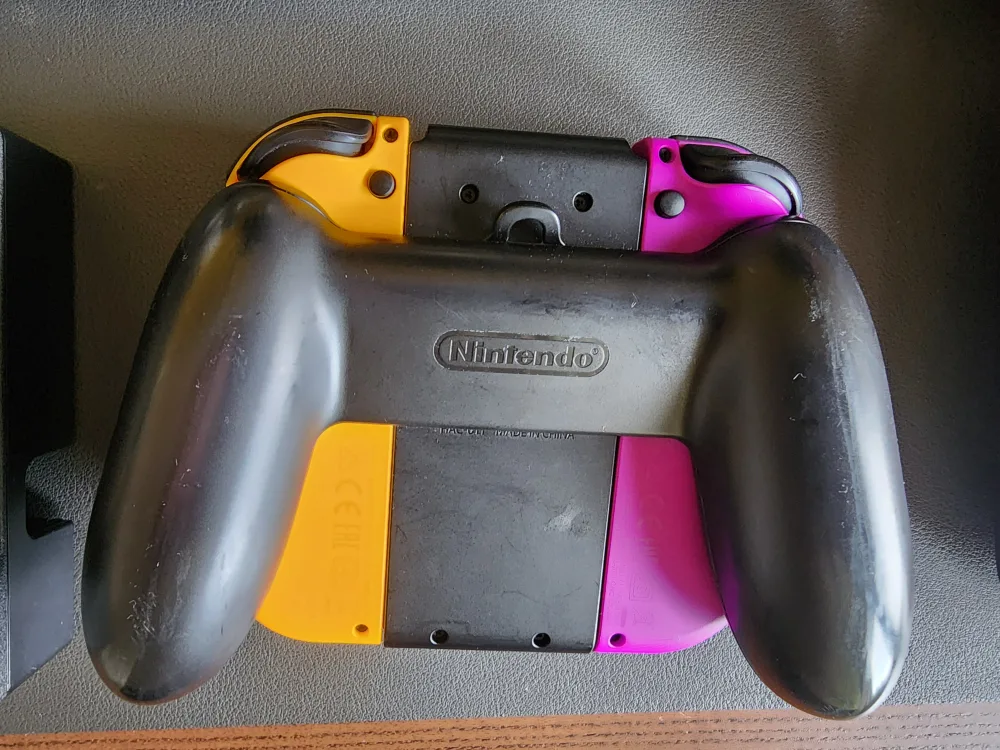 Nintendo Switch Console Bundle  lot image indicator(7)