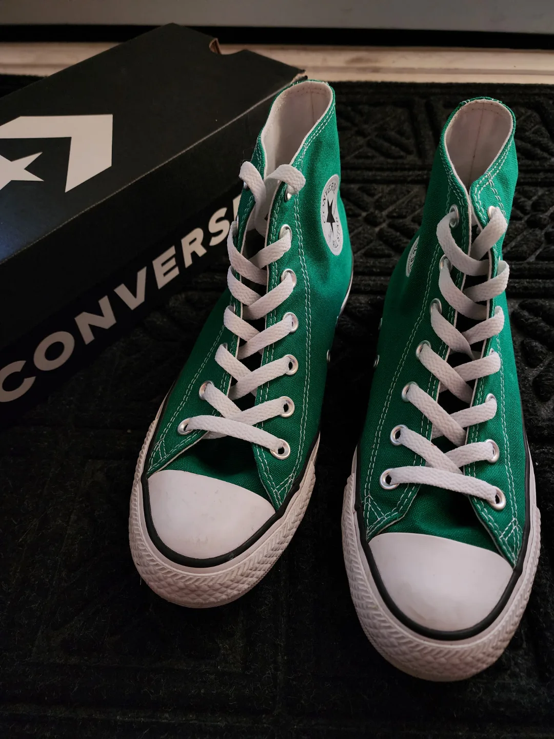 Amazon Green Converse thumbnail