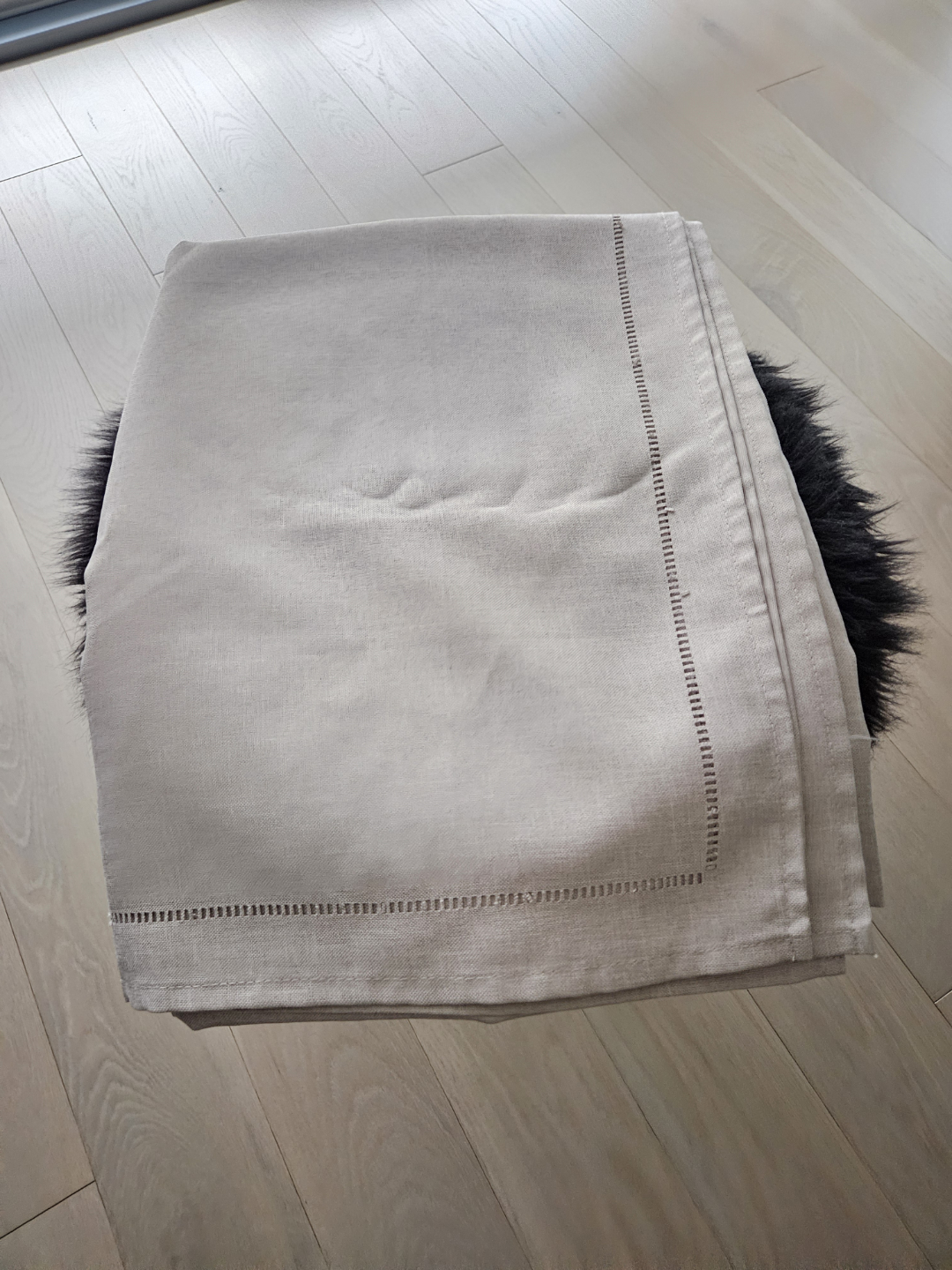 MOVING OUT SALE - Harmon Tablecloth - Light Grey - photo 2
