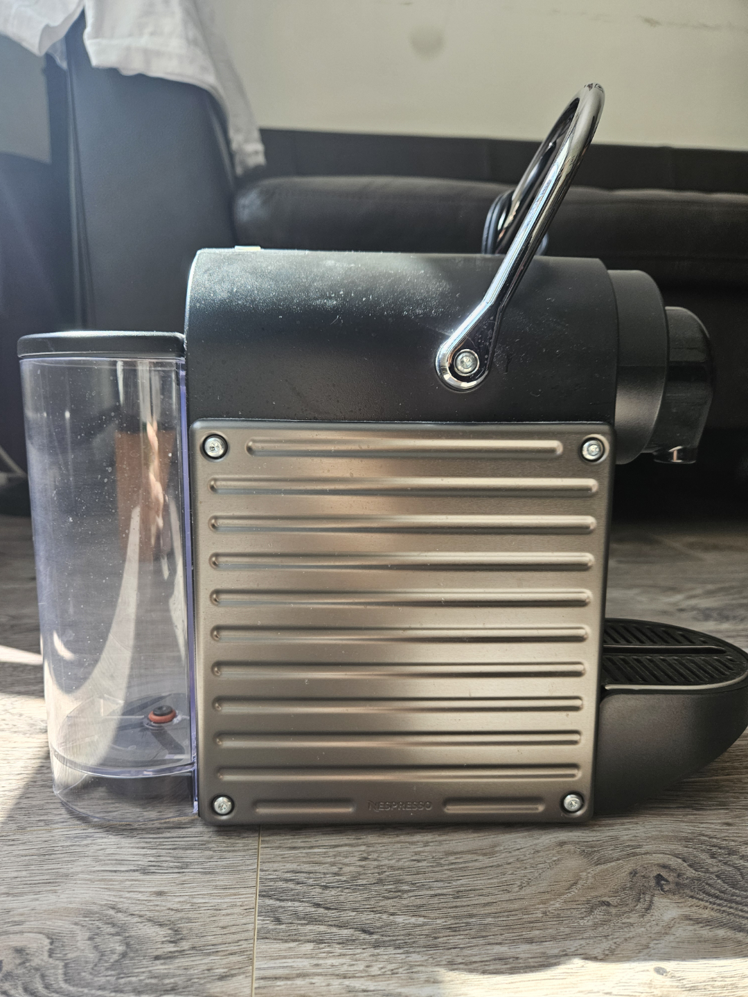 Nespresso Coffee Machine C60 - photo 3