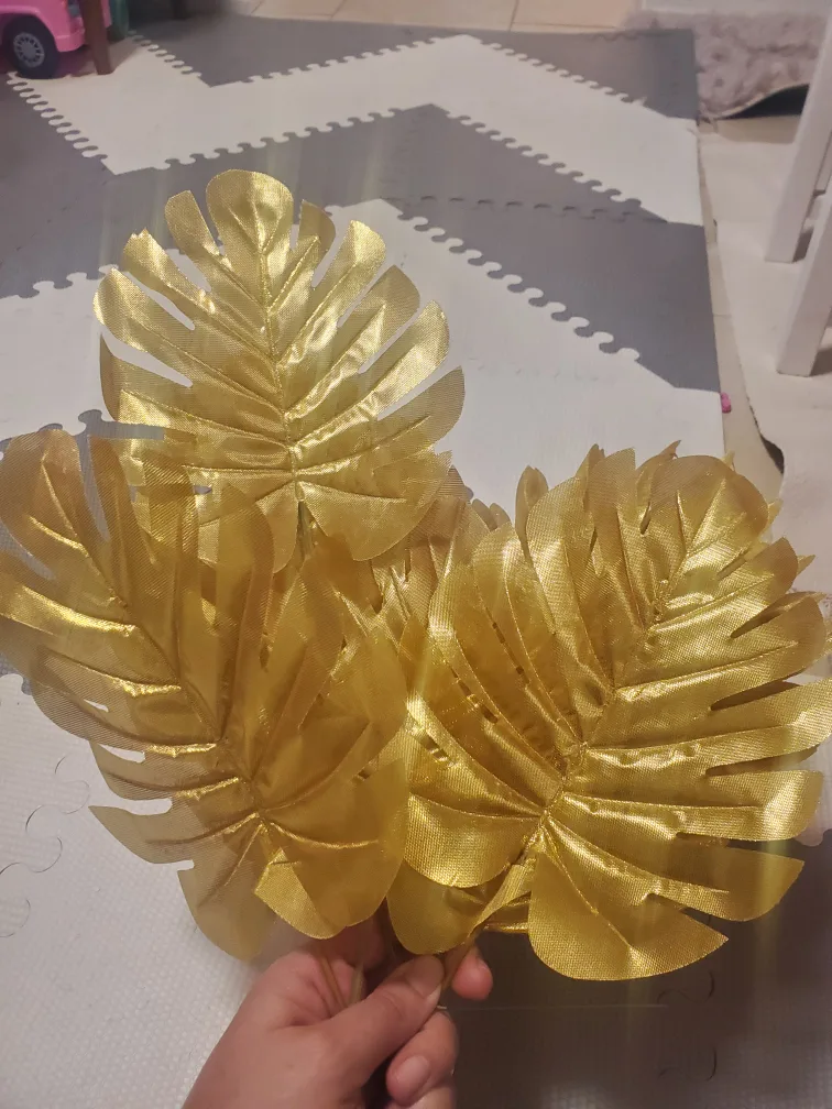 Gold Artificial Monstera Leaves image indicator(2)
