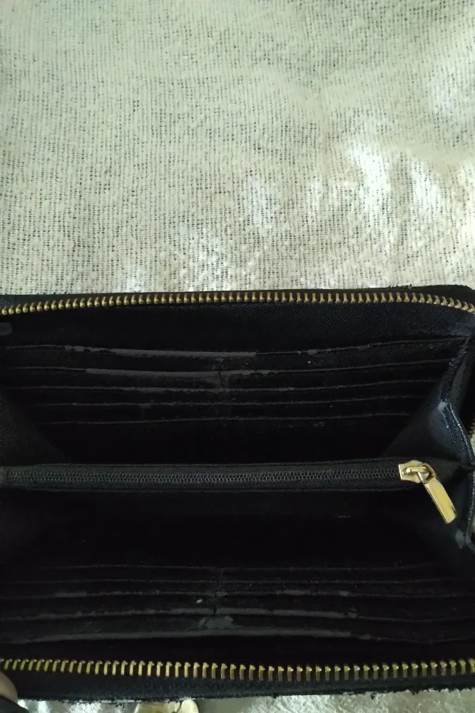 Fossil /Aldo Leather Wallet - Off-White&Black image indicator(9)