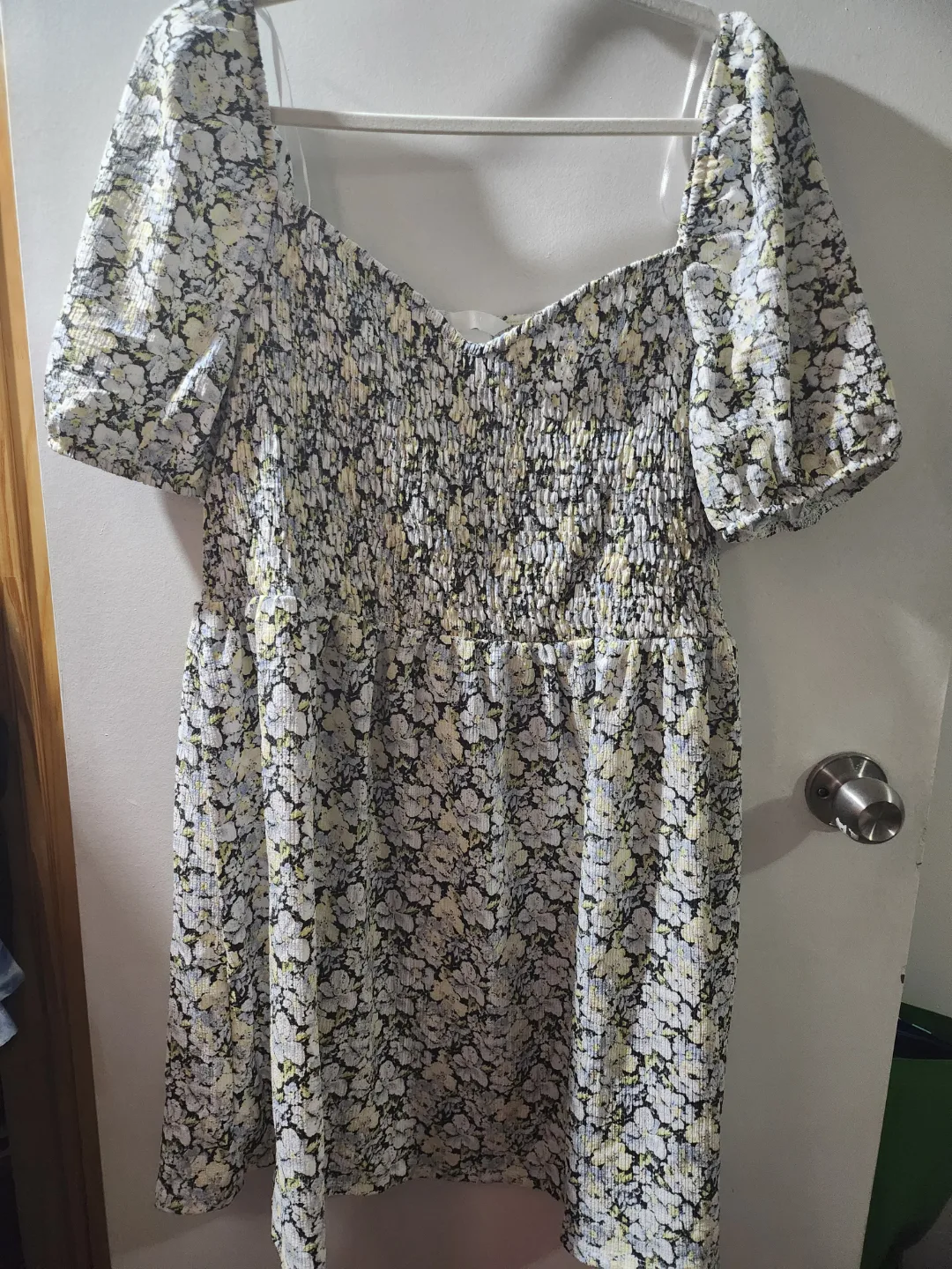 HM Floral Puff Sleeve Mini Dress - Size XXL thumbnail