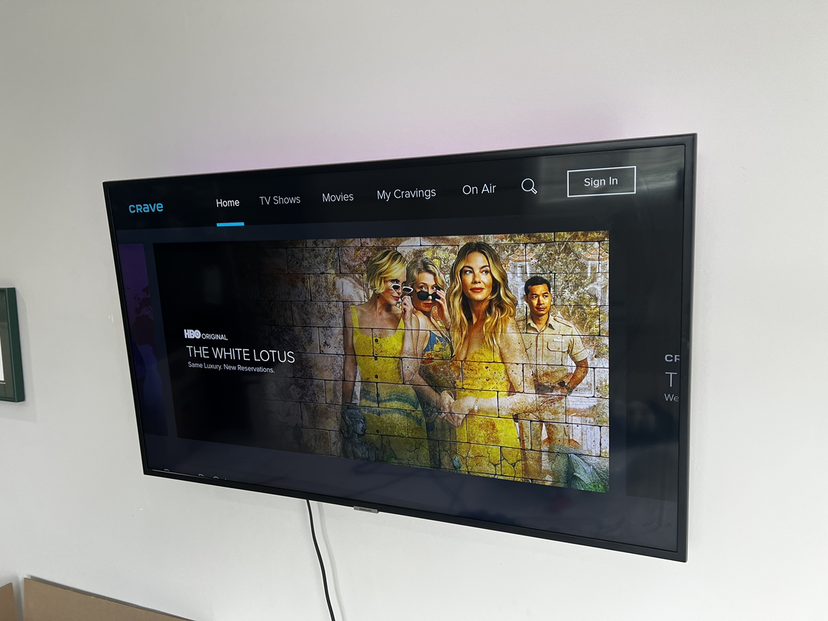 ✨✨ Samsung 42” Smart TV + LED Backlights + Rotating Wall Mount✨✨ - photo 2