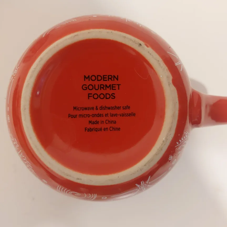 💚    Set of Two Mugs - Holiday Snowflake and Friends image indicator(4)