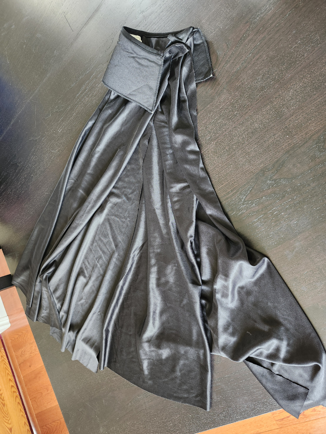 Kids black vampire style cape. Pick up in Kitchener, $10