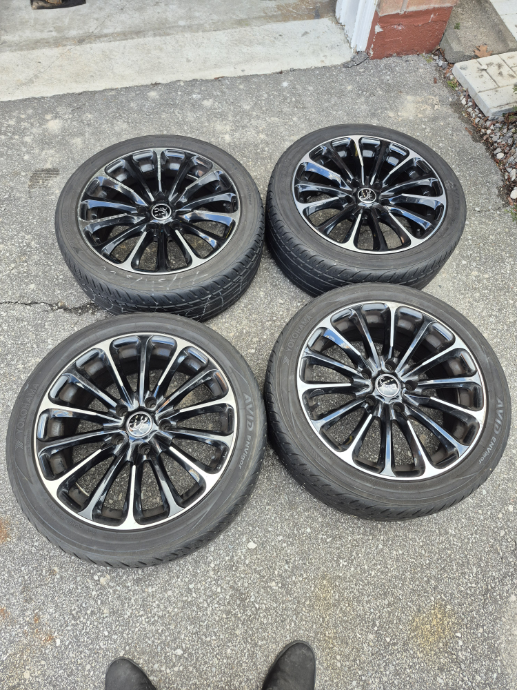 Set of 4 Black and Silver 17" Alloy Rims 225/45/17
