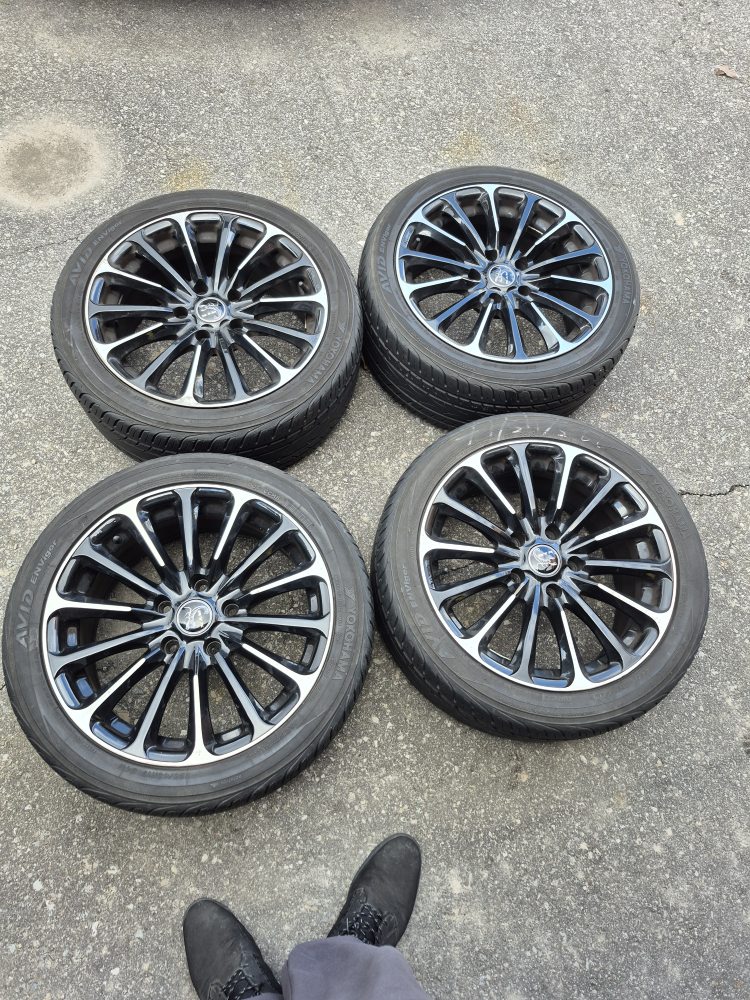 Set of 4 Black and Silver 17" Alloy Rims 225/45/17 - photo 3