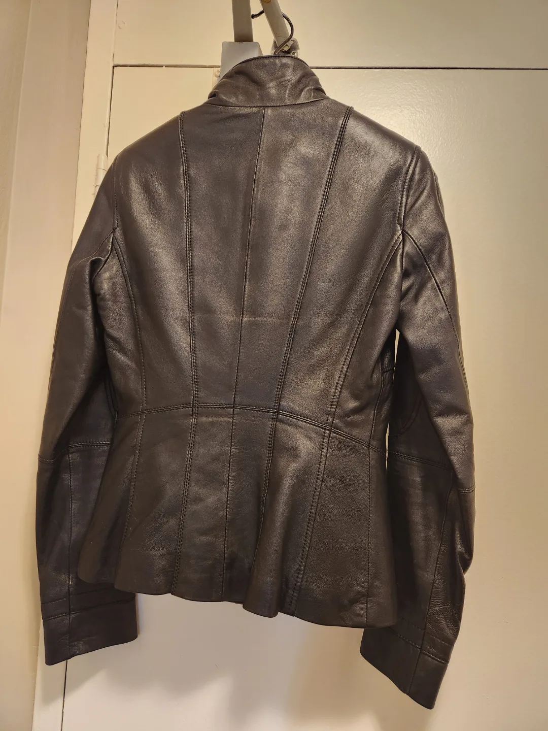 Danier Leather Jacket image indicator(8)