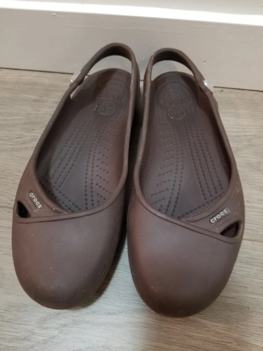Women's Brown Crocs Slingback Shoes thumbnail