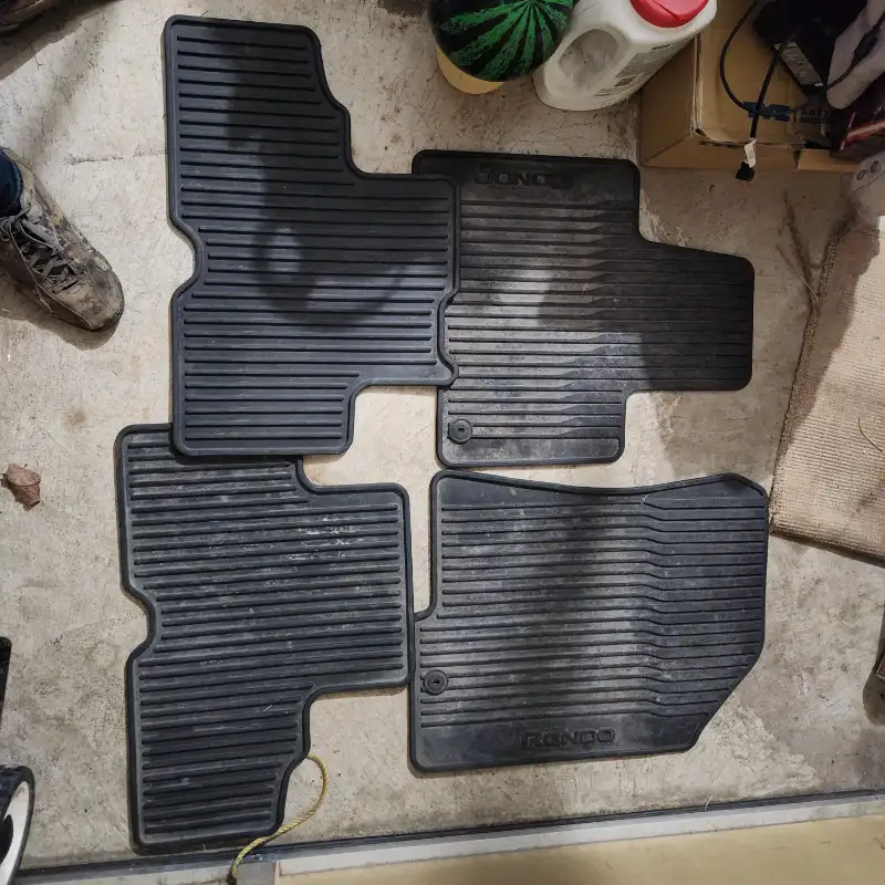 Kia Rondo rubber all weather Floor Mats 2014 to 2017