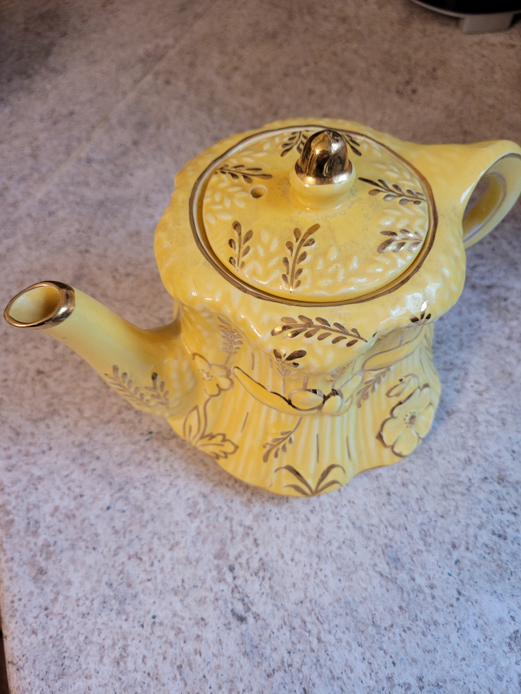 Vintage Yellow Teapot with Gold Accents - photo 2