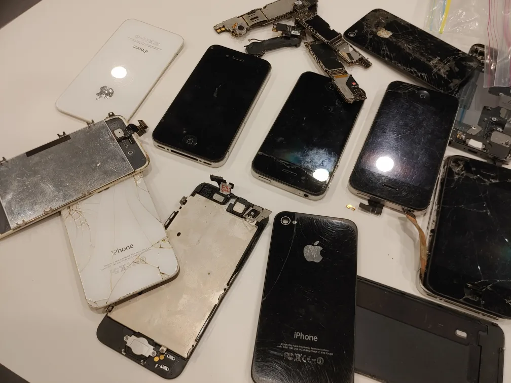 Broken iPhones image indicator(3)