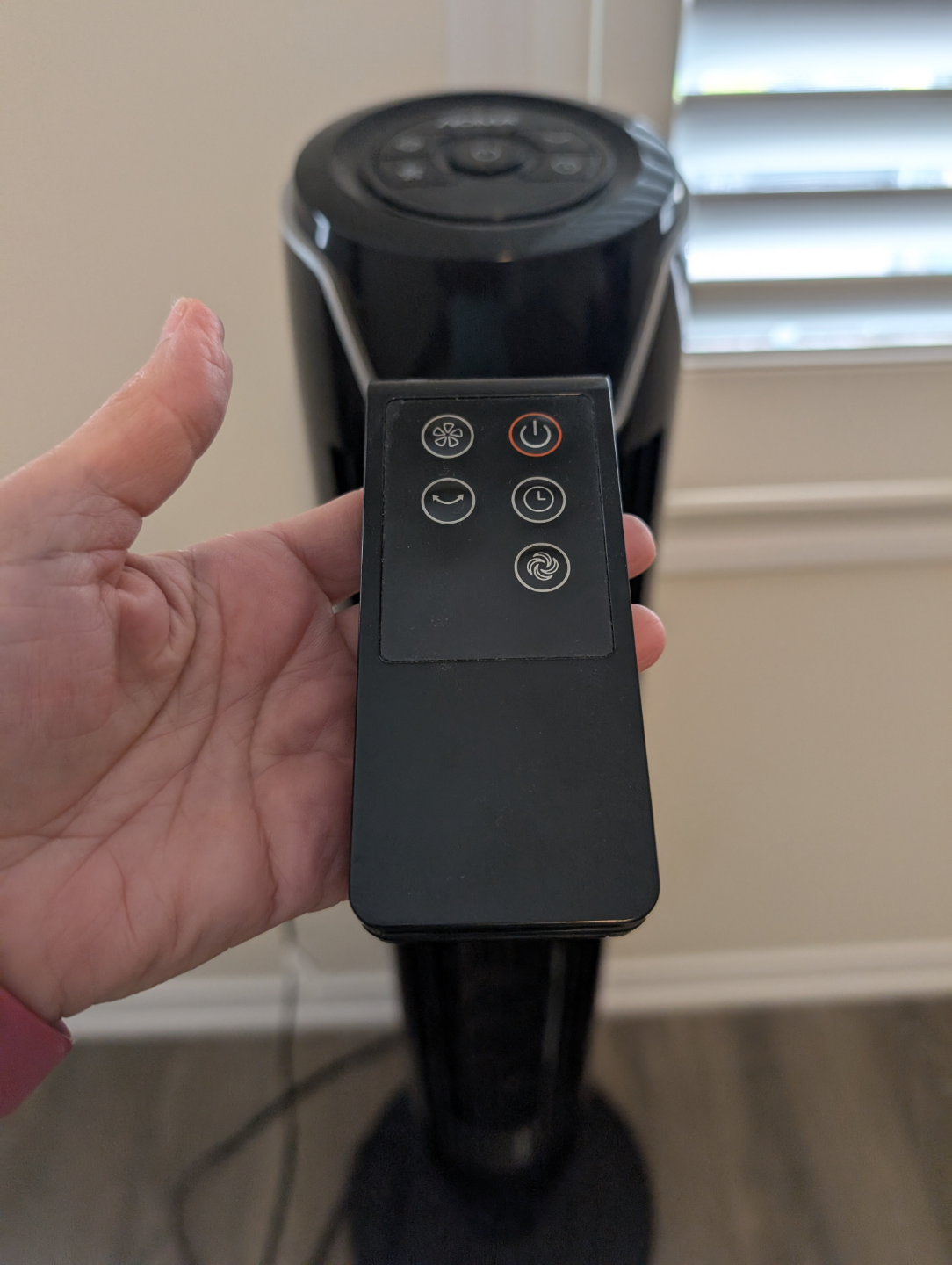 NOMAD Tower Fan with Remote - photo 3