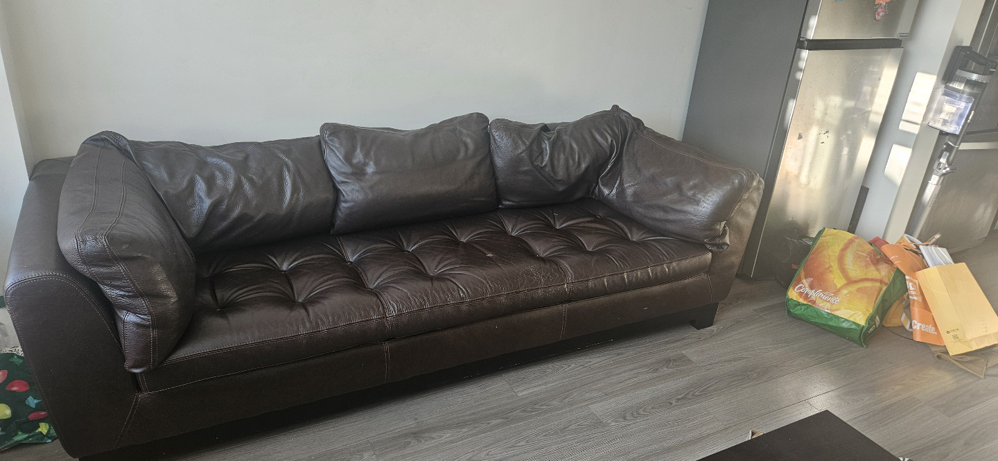 Free Brown Leather Sofa/ couches - photo 2