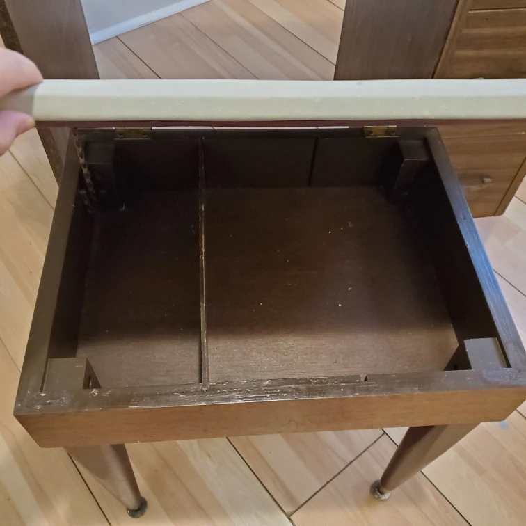 small desk and stool - photo 5