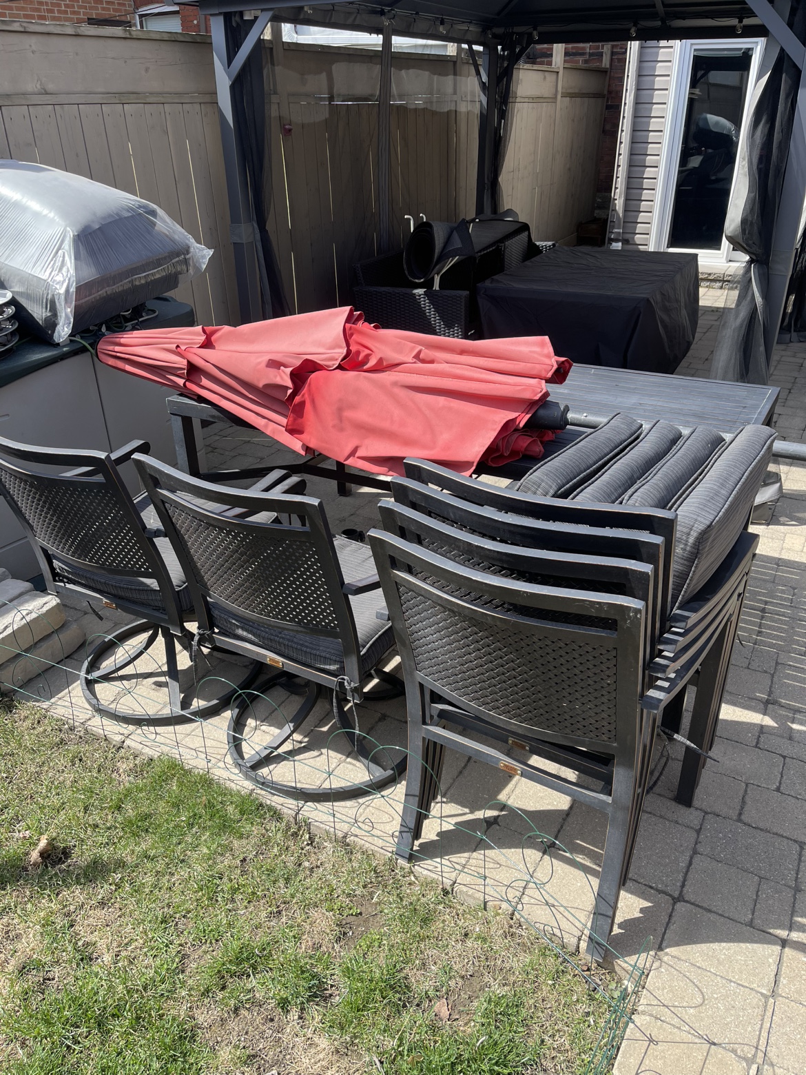 Outdoor Patio Set - Table, Chairs & Umbrella - photo 3