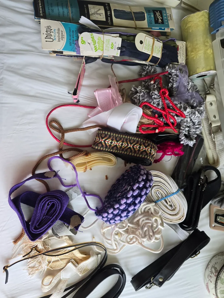 💚♻️Craft Supplies Bundle - Christmas & More! image indicator(8)