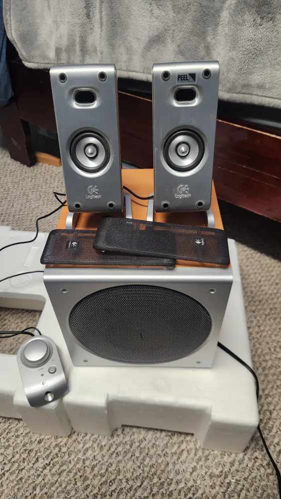 Logitech 2.1 Speaker System - New in Box image indicator(6)