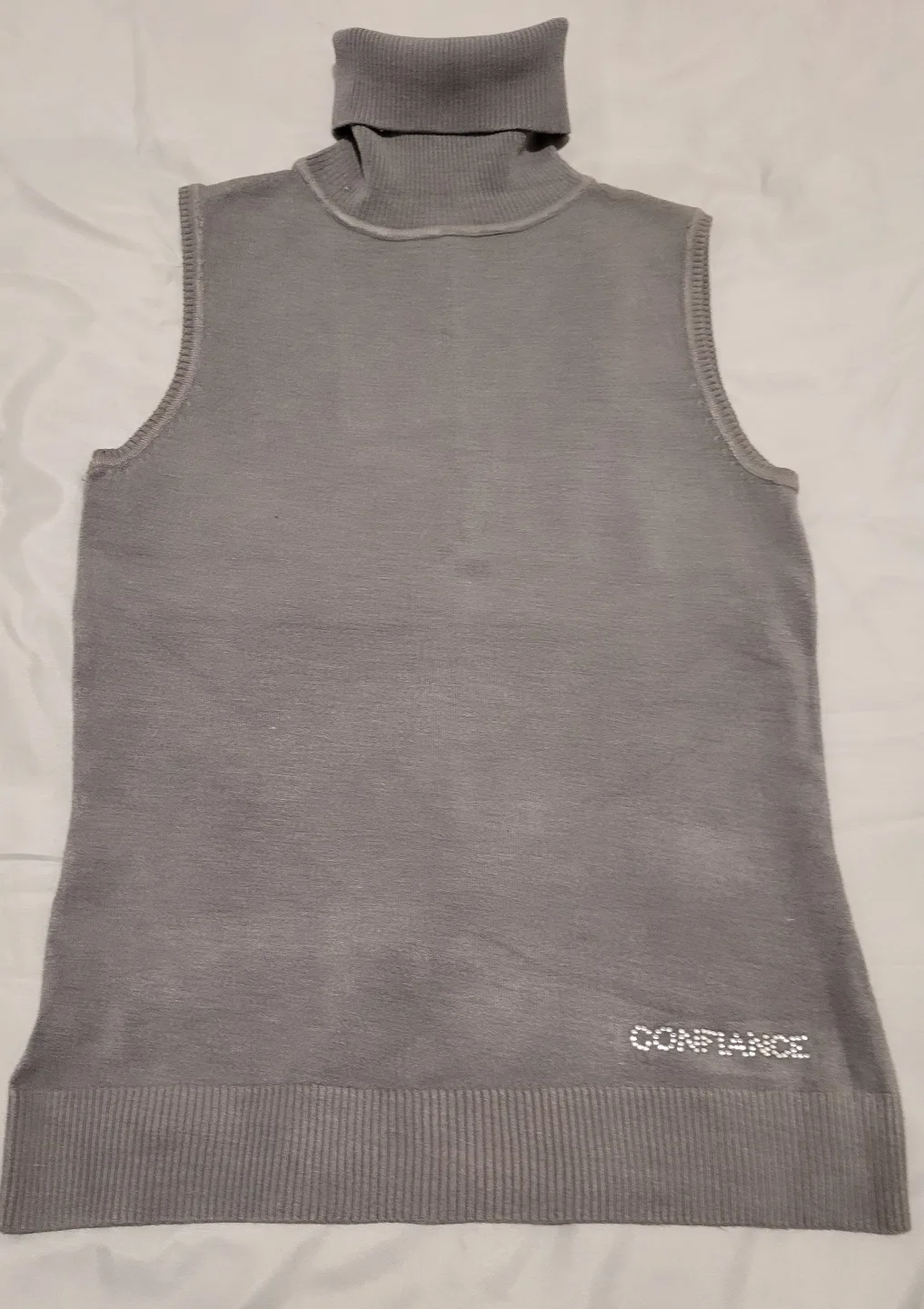Two Confiance Sleeveless Turtleneck Knit Tops both for 15$ image indicator(3)