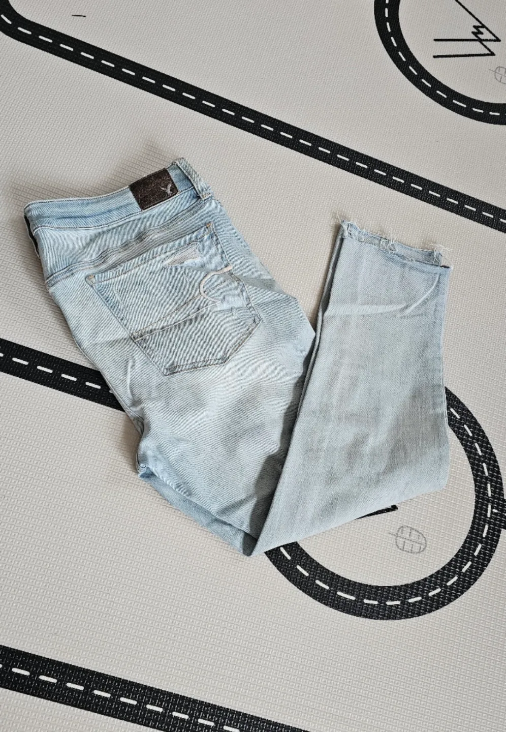 American Eagle Outfitters Jeggings - Light Wash - Size 2 image indicator(3)