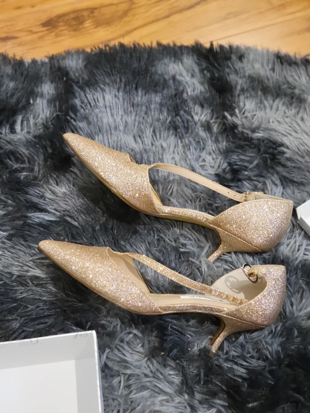 Gold Glitter Low Heels image indicator(2)