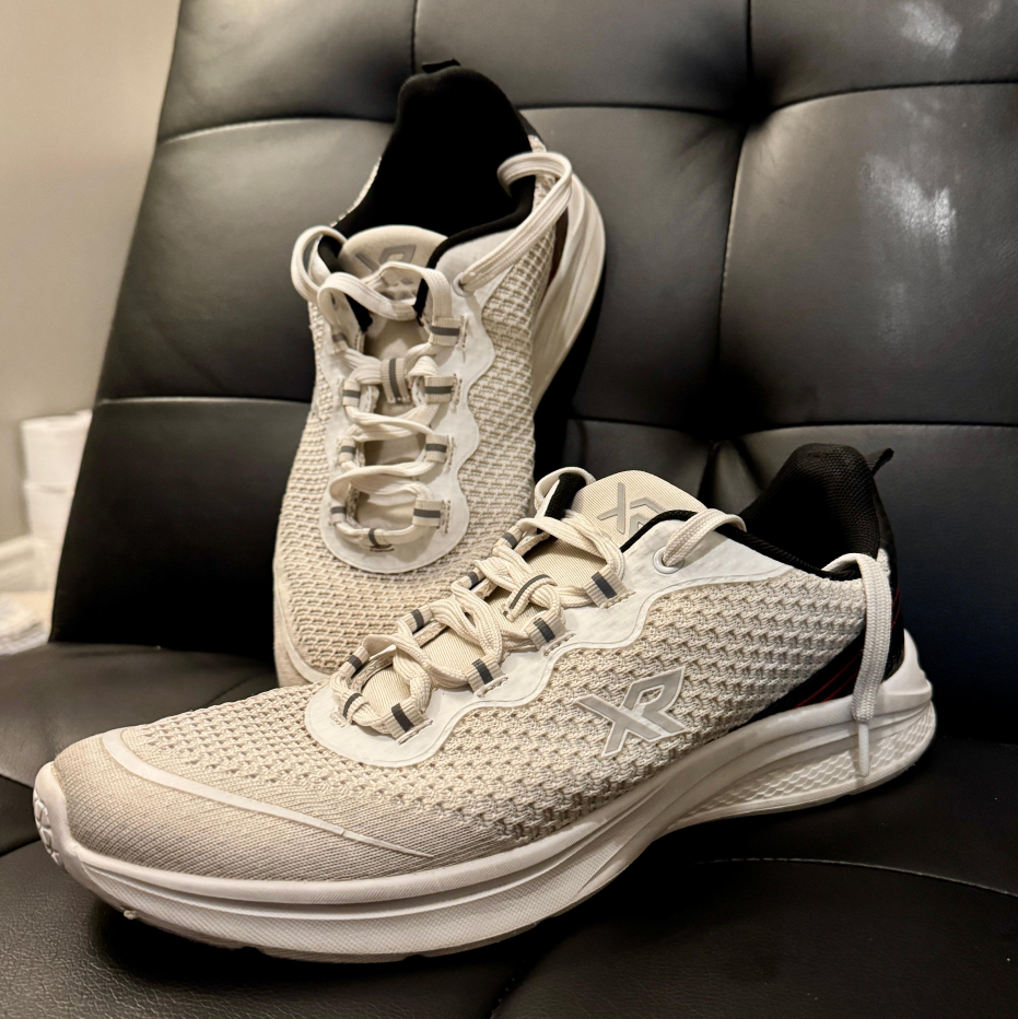 Men running shoes, Size 10