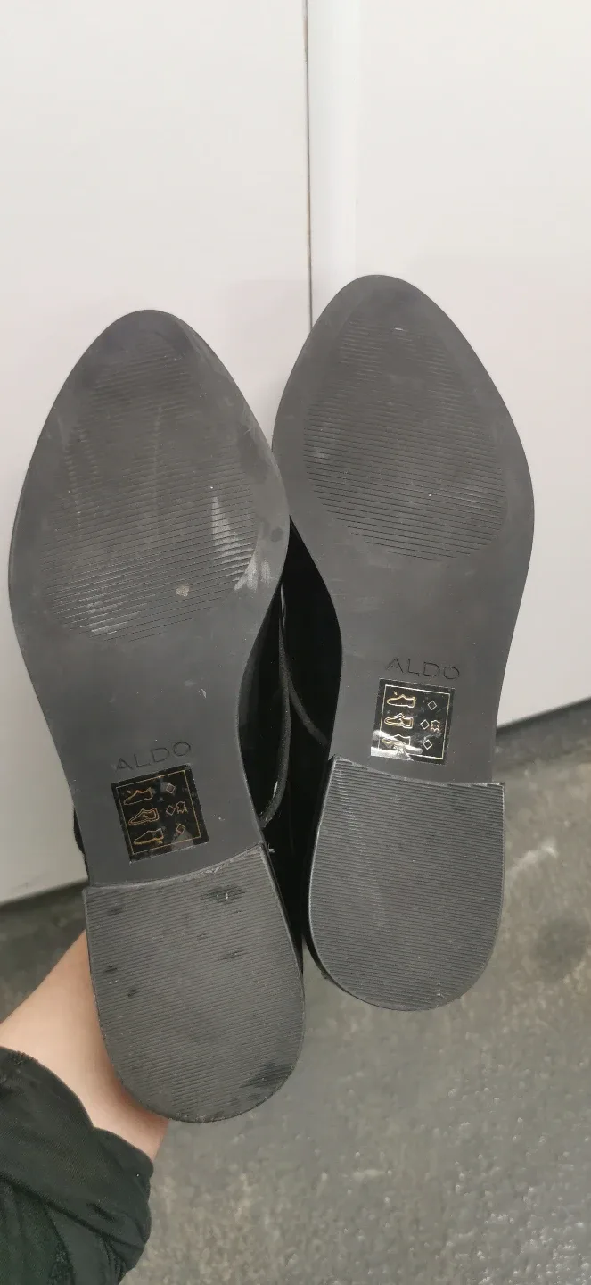 ALDO Black Patent Leather Lace-Up Oxfords image indicator(3)