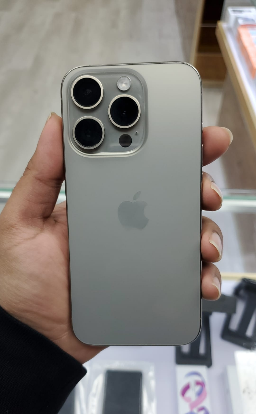 Like new Apple iPhone 15 Pro - 128GB - Unlocked!