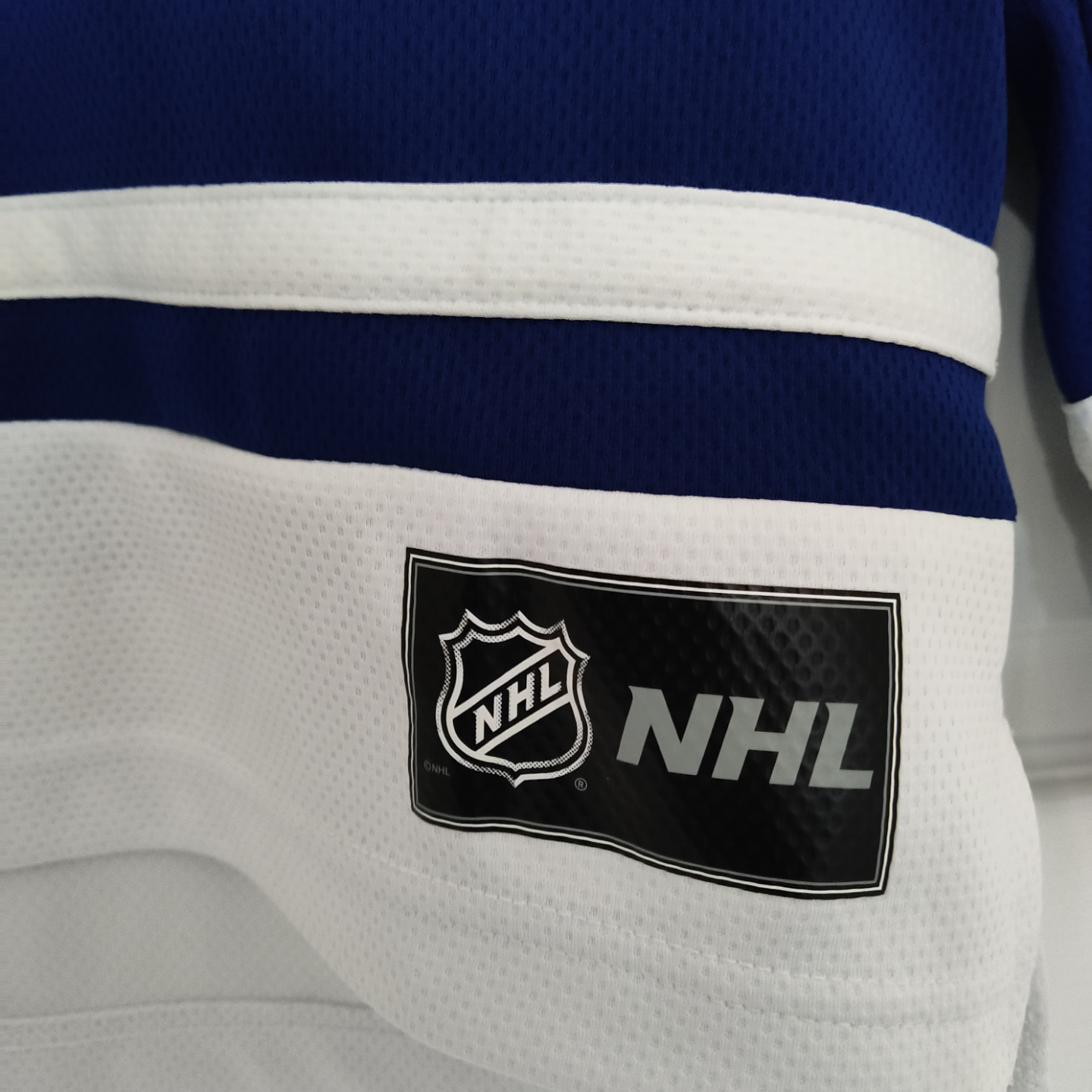 Youth Toronto Maple Leafs NHL Jersey - Size L/XL - photo 4