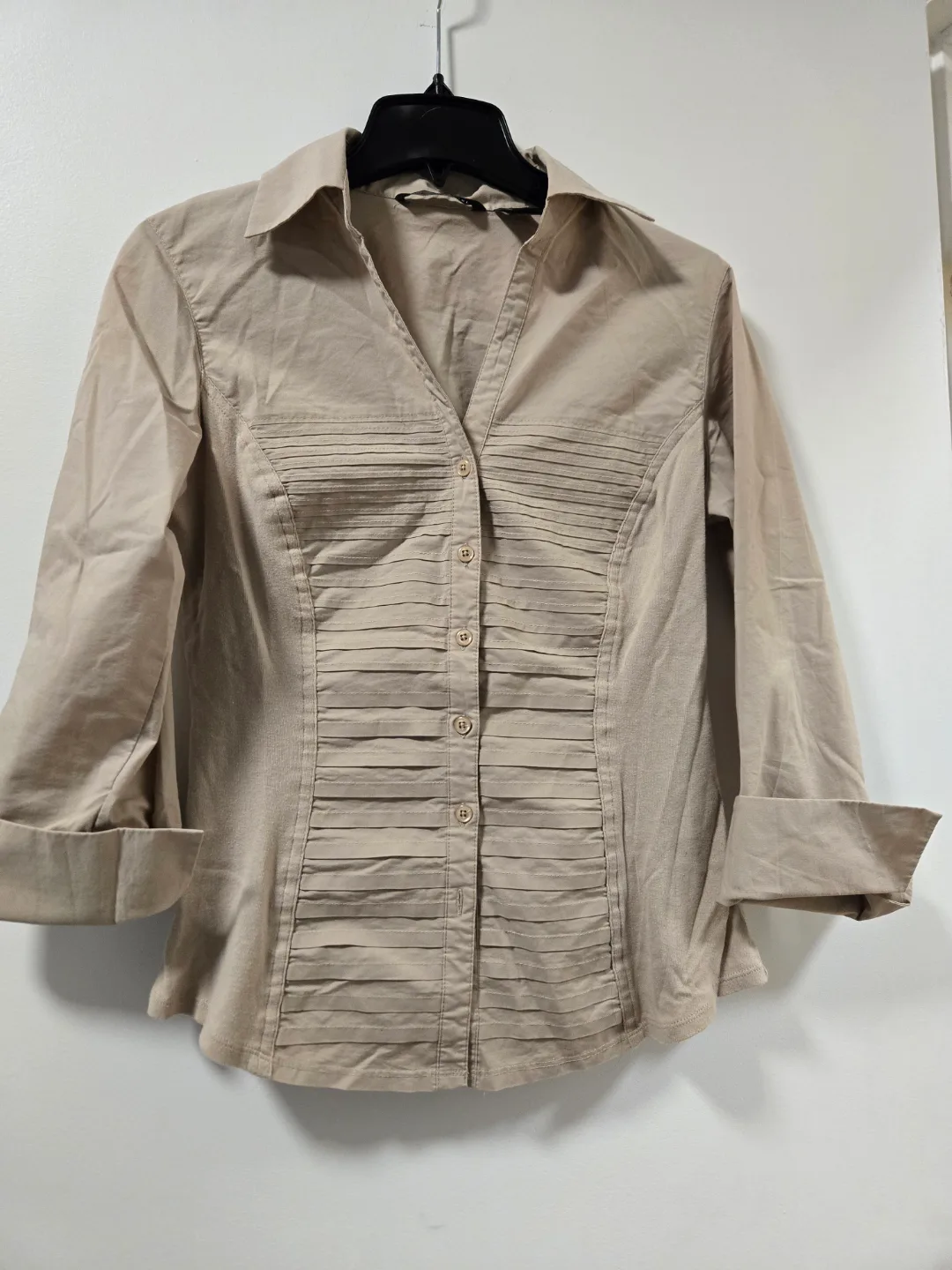 Zac & Rachel Women's Beige Button-Down Shirt - Size M thumbnail