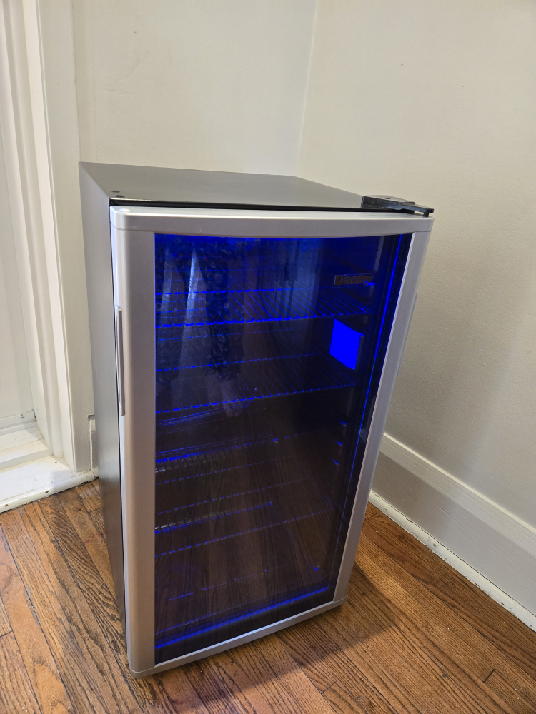 Danby Bar Fridge - photo 2