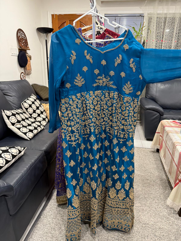 Embroidered Pakistani Shalwar Kameez Collection (5 Dresses) - photo 2