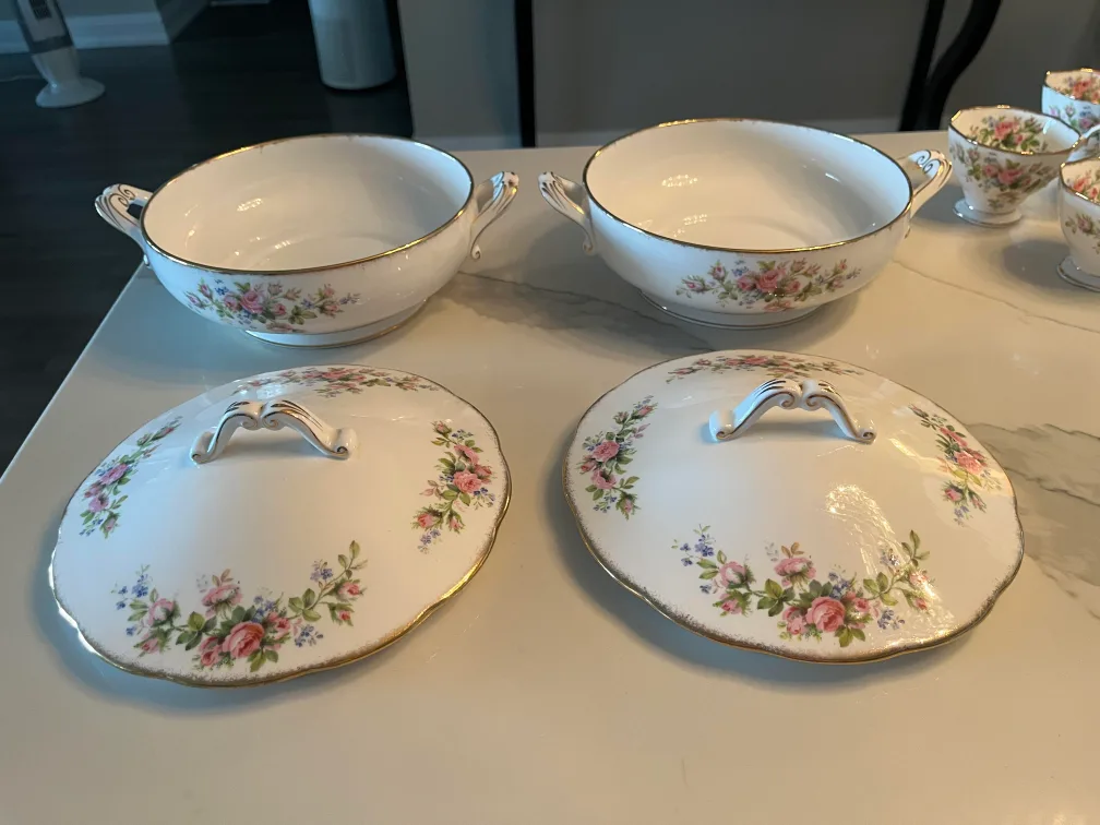 Original Royal Albert Moss Rose Pieces  before the Modern Run image indicator(2)