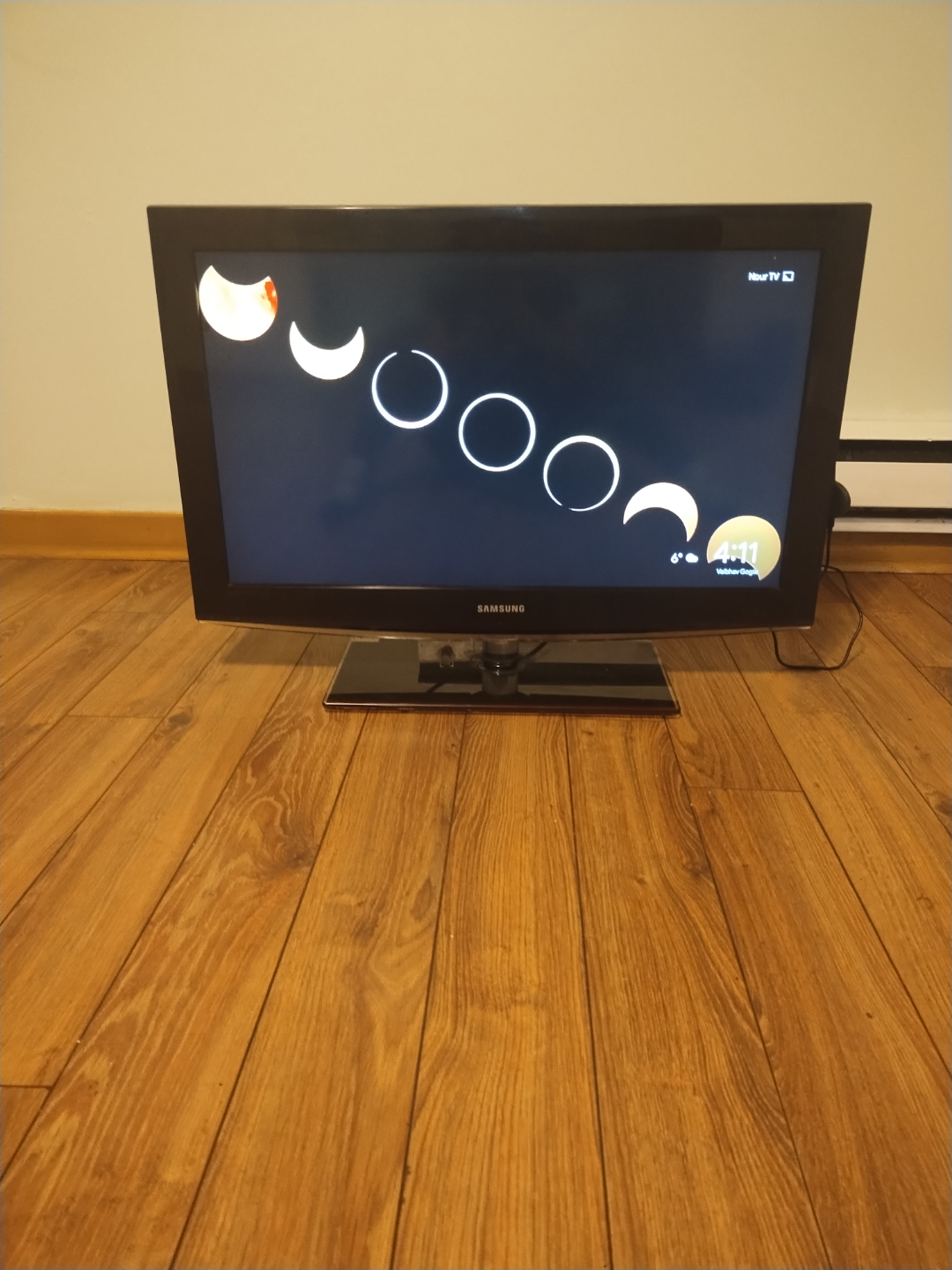 Samsung 32 inch LCD TV