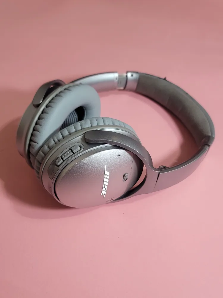 Bose QuietComfort 35 II Wireless Headphones - Silver image indicator(6)