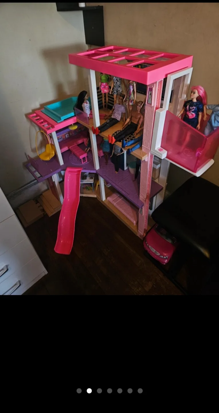 Barbie Dreamhouse with Dolls and Accessories image indicator(2)