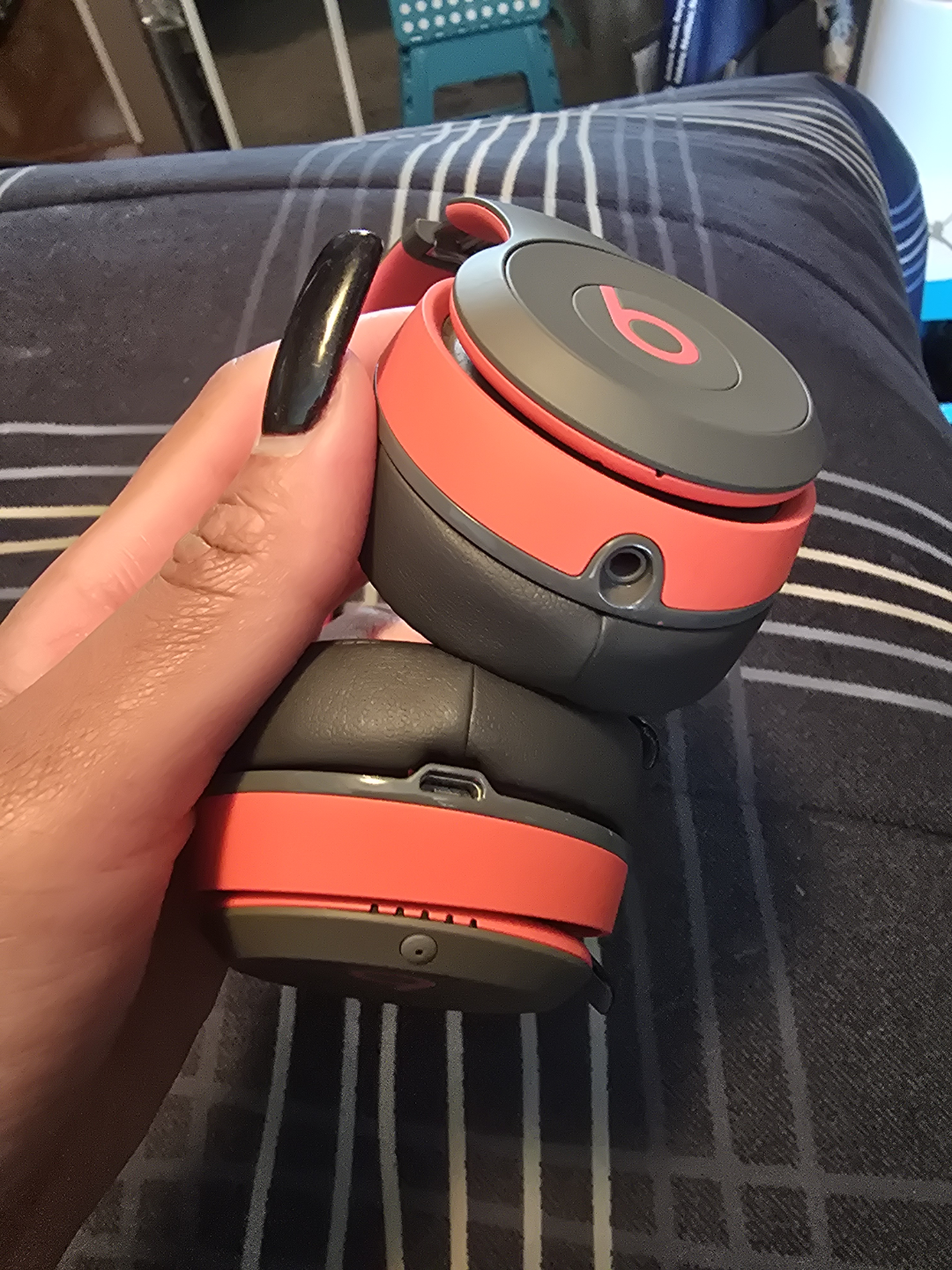 Beats Solo Headphones - Coral and Grey - photo 3