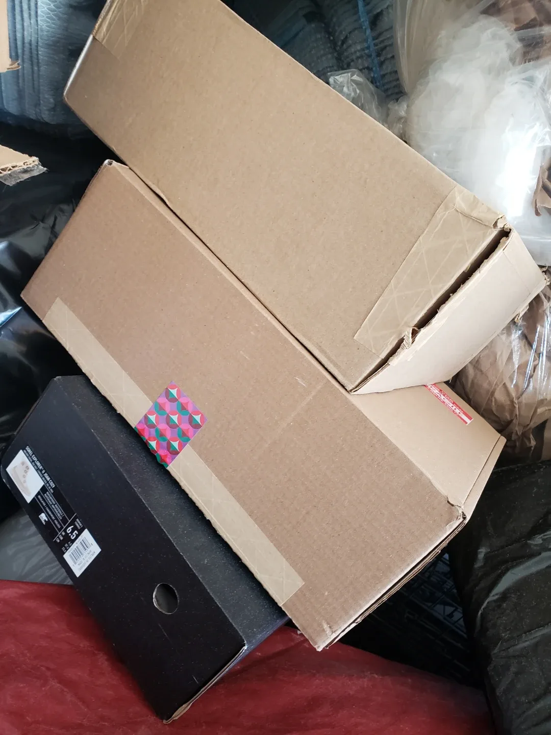 Empty Cardboard Boxes & Packing Paper image indicator(3)