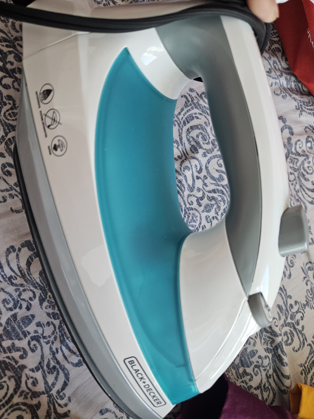 Black+Decker Steam Iron - photo 3